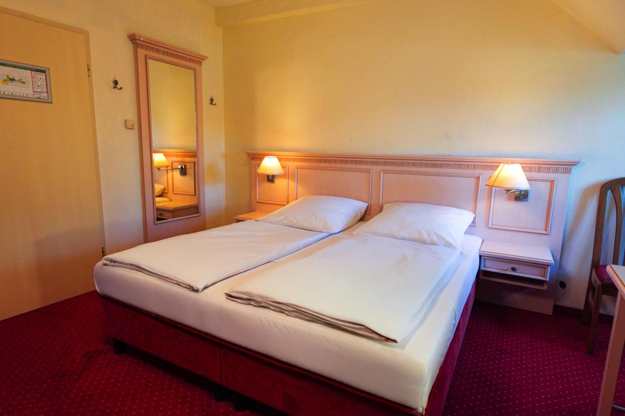 Hotel Casino Im Park Камп-Лінтфорт Екстер'єр фото